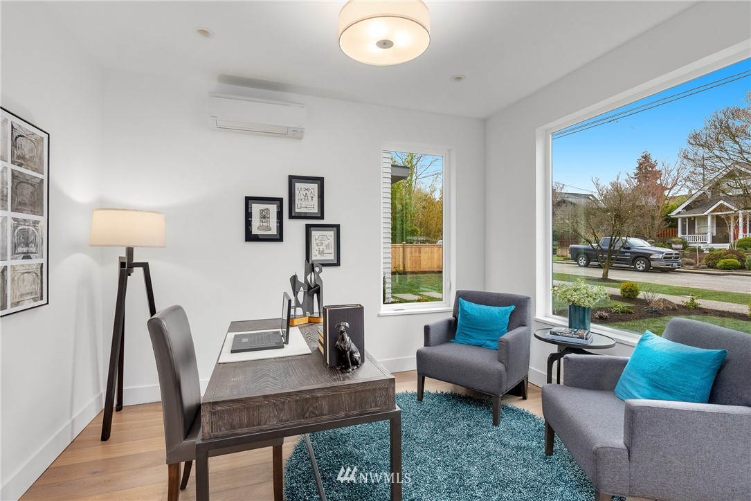 8513 4th Avenue Northeast Seattle, WA 98115 - Photo 4 of 33