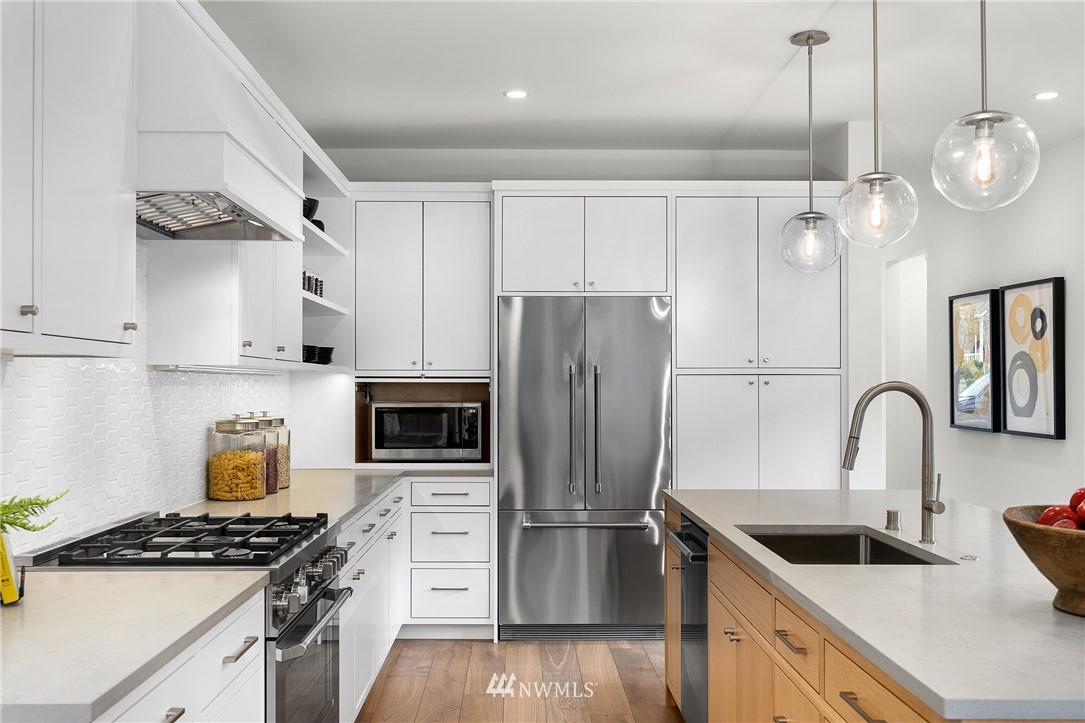 8513 4th Avenue Northeast Seattle, WA 98115 - Photo 7 of 33