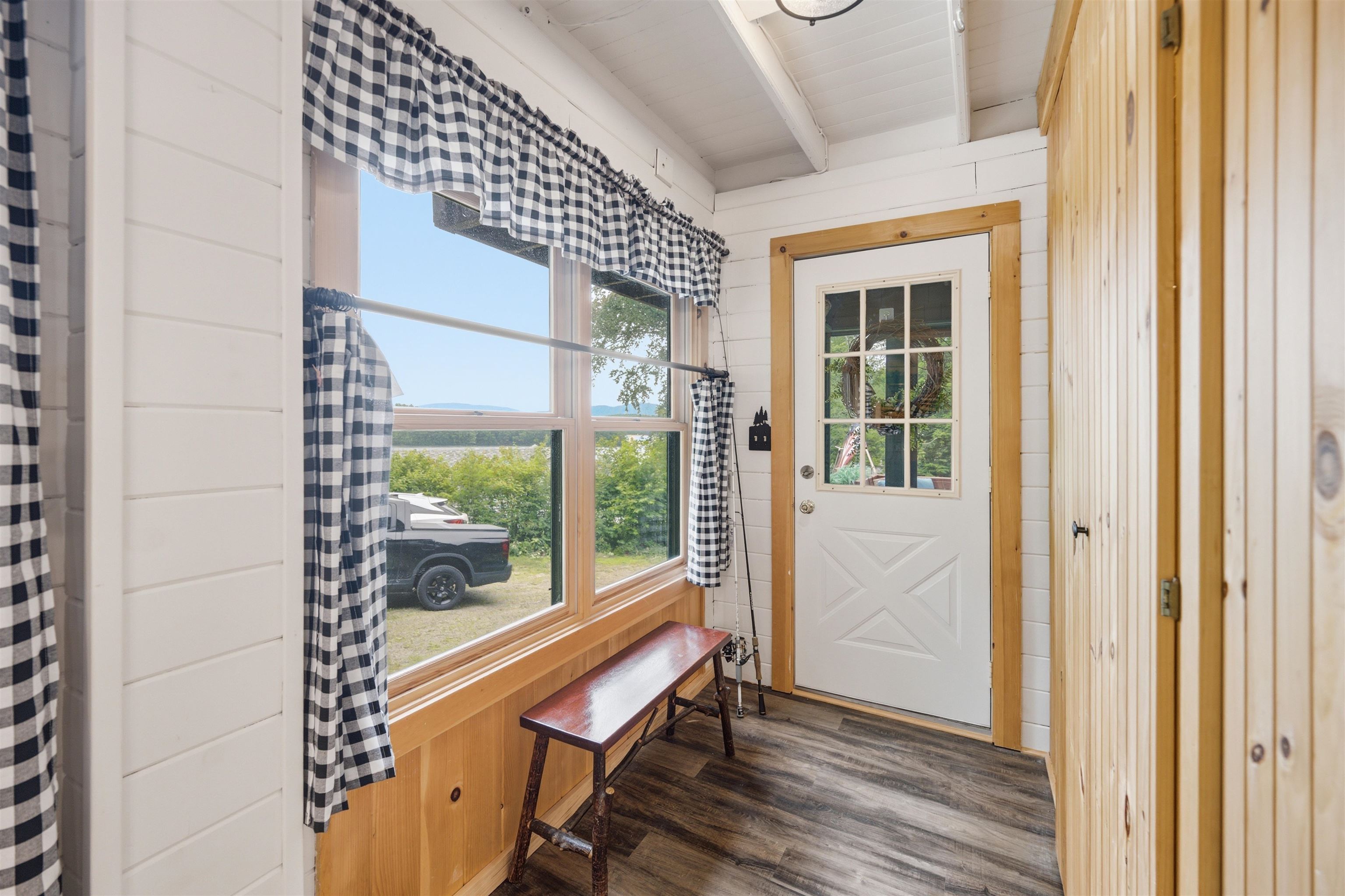 31 Don Gerry Road, Unit 17 Bristol, NH 03222 - Photo 4 of 46