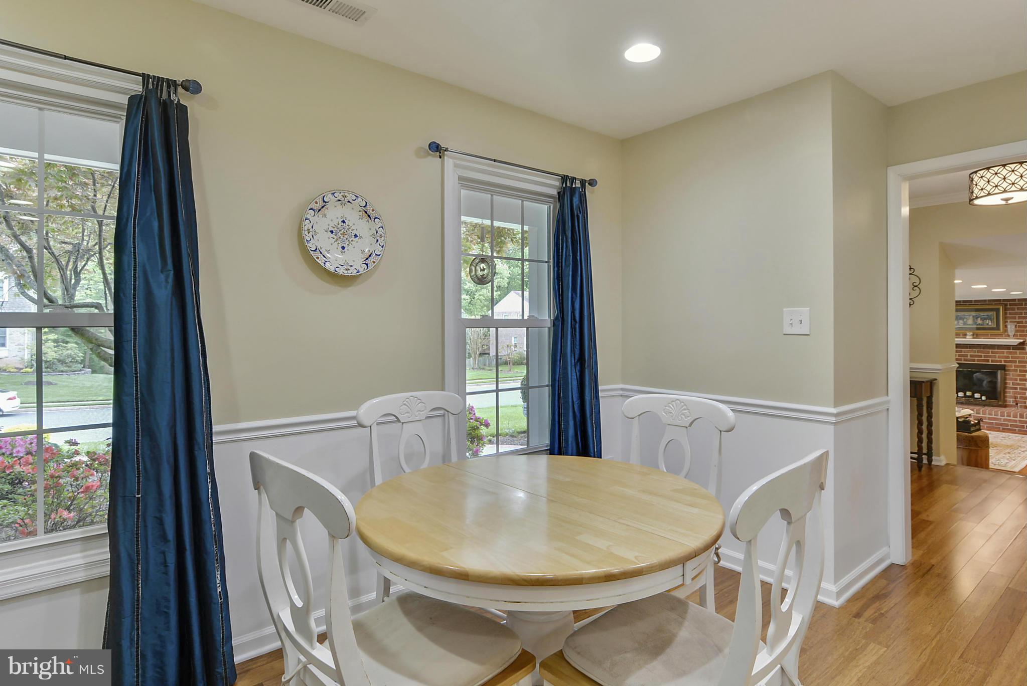 11924 Riders Lane Reston, VA 20191 - Photo 5 of 30 Breakfast area