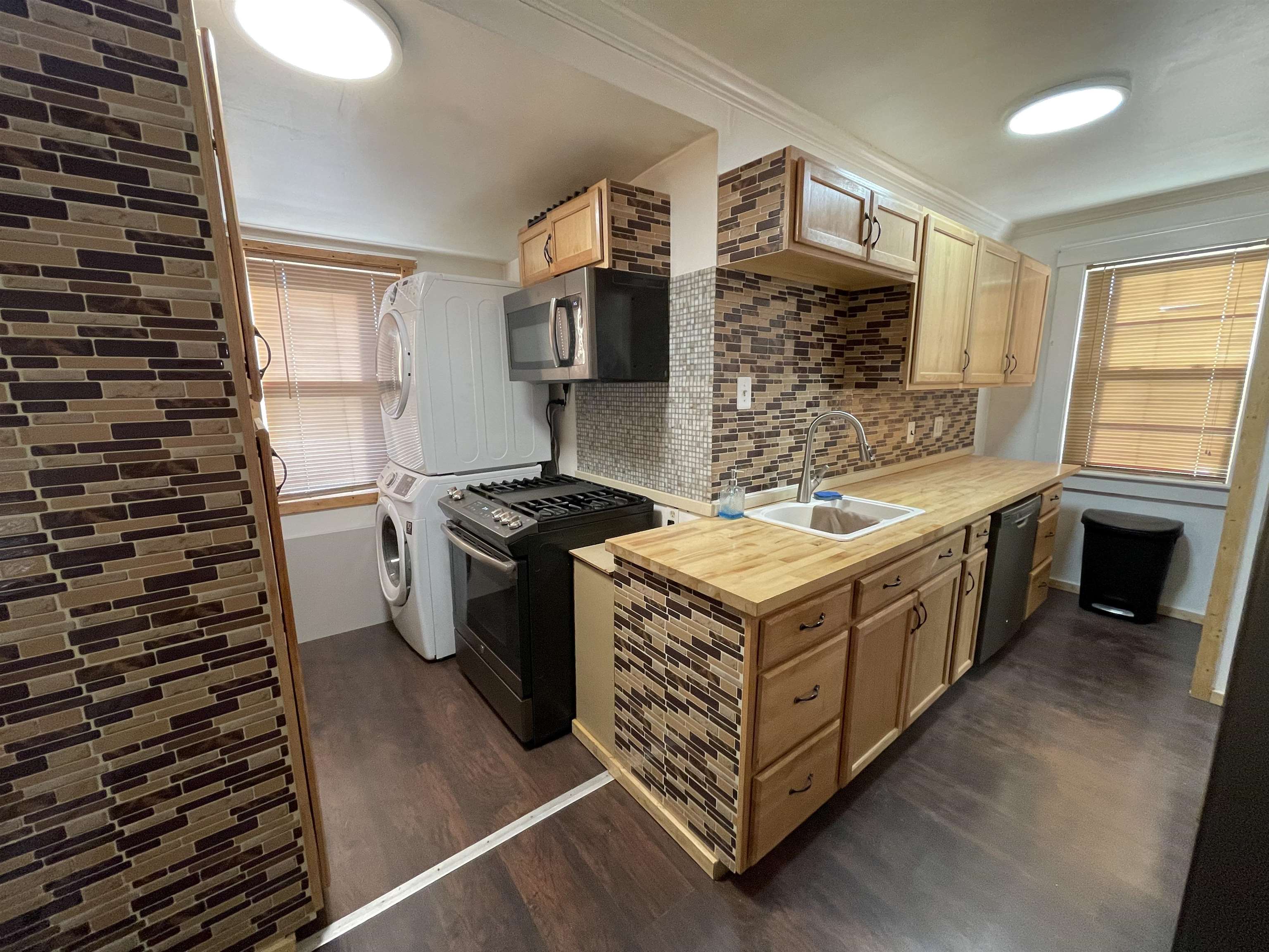 33 Lock Street, Unit A Nashua, NH 03064 - Photo 3 of 19