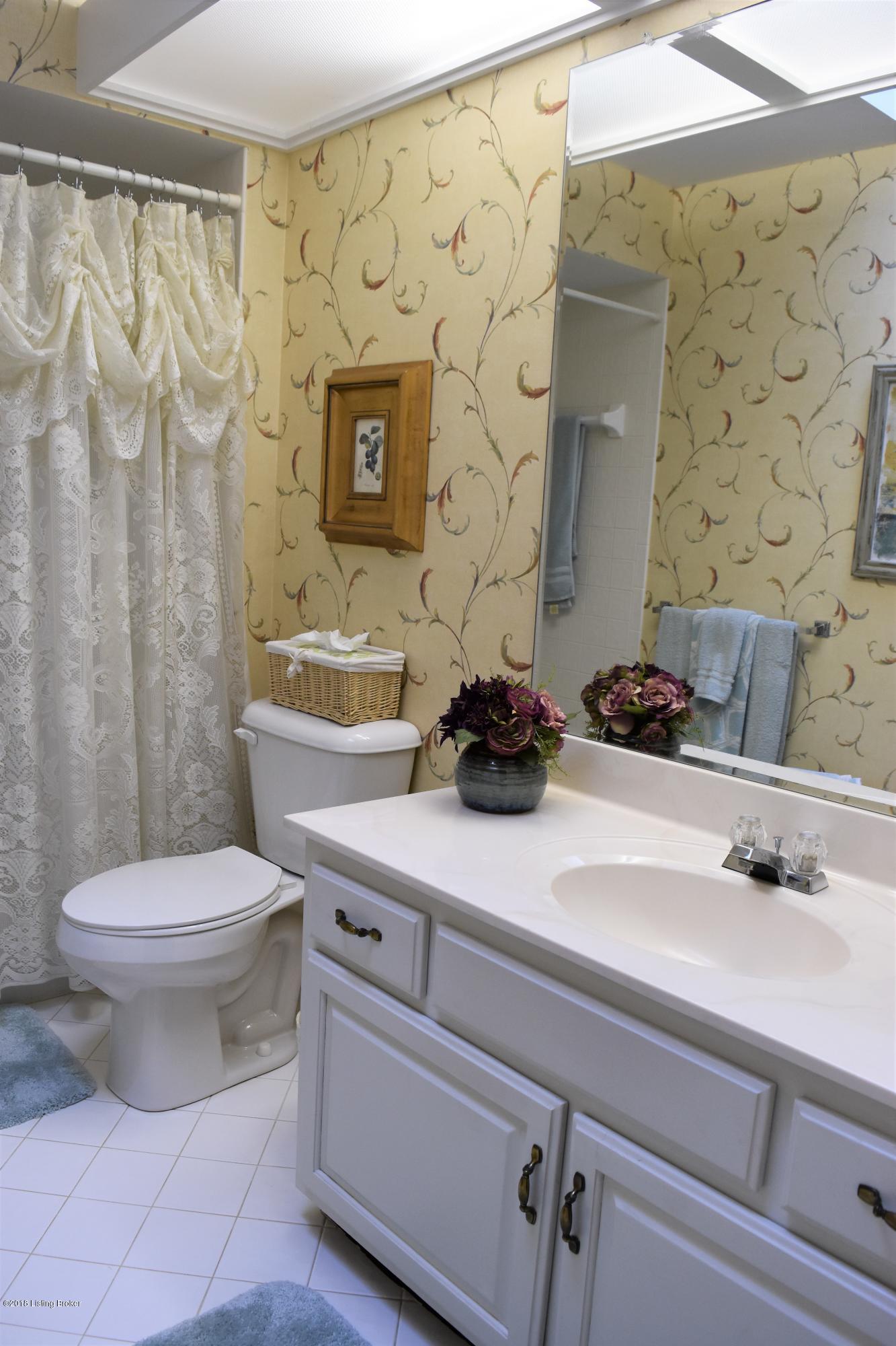 10414 Long Home Road Louisville, KY 40291 - Photo 36 of 55 Hall Bath