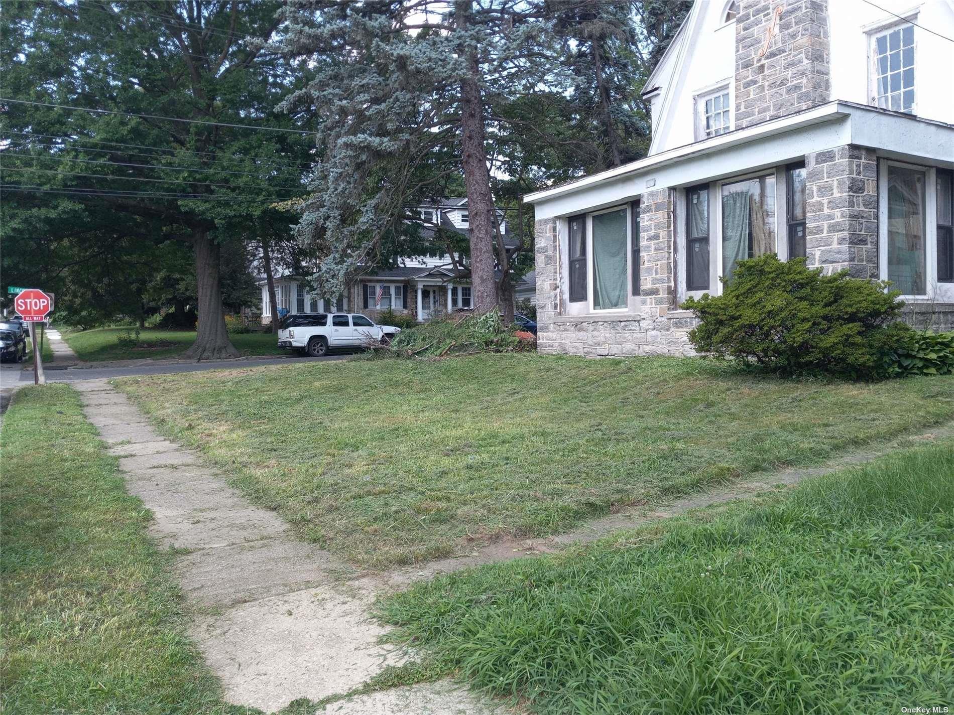 2007 Greenhill Road Lansdowne, PA 19050 - Photo 5 of 5 a couple of table and chairs in front of house