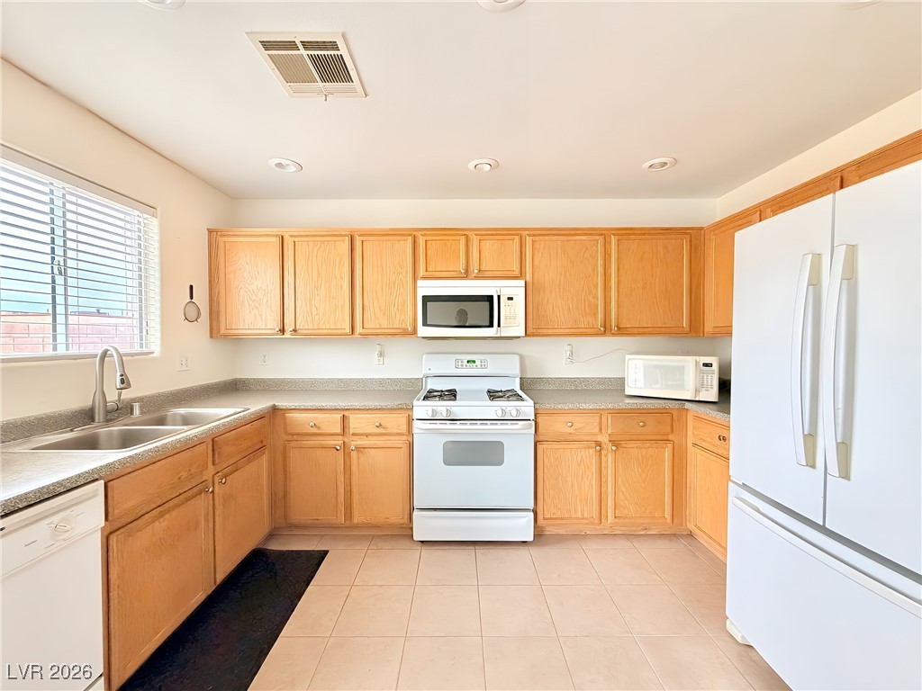 1900 Equinox Rdg Way Henderson, NV 89014 - Photo 4 of 15