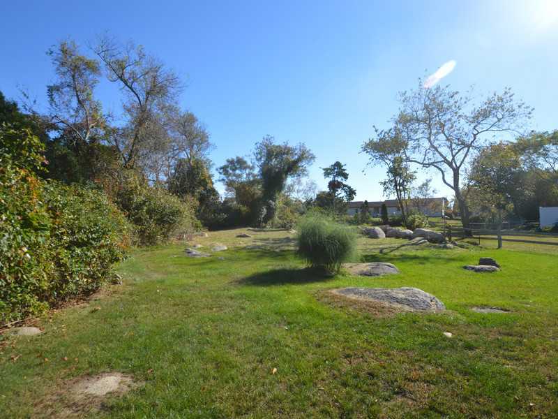 9 Chapman Road Westerly, RI 02891 - Photo 19 of 25 Yard/Garden.