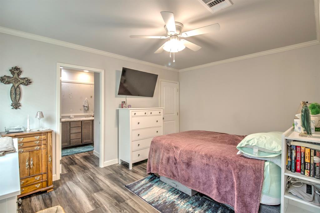 1024 Jordan Creek Road Collinsville, TX 76233 - Photo 37 of 40