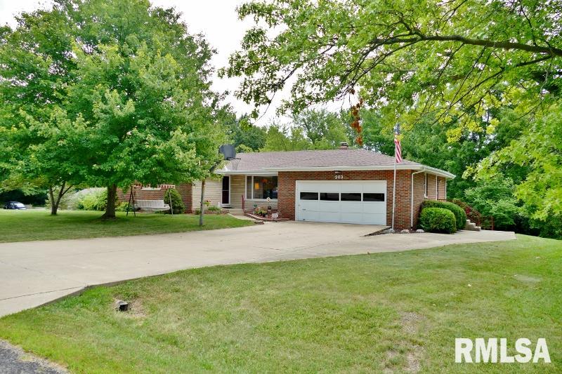 203 Locust Street Washington, IL 61571 - Photo 1 of 32 Gallery Image 1
