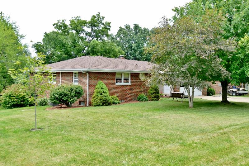 203 Locust Street Washington, IL 61571 - Photo 4 of 32 Gallery Image 4