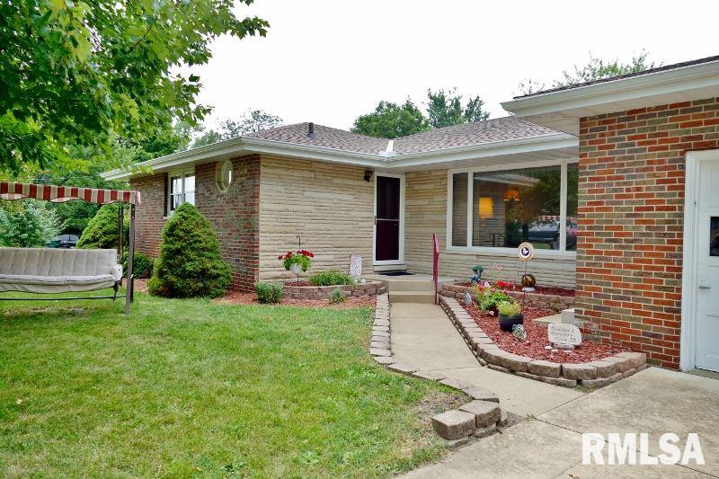 203 Locust Street Washington, IL 61571 - Photo 5 of 32 Gallery Image 5