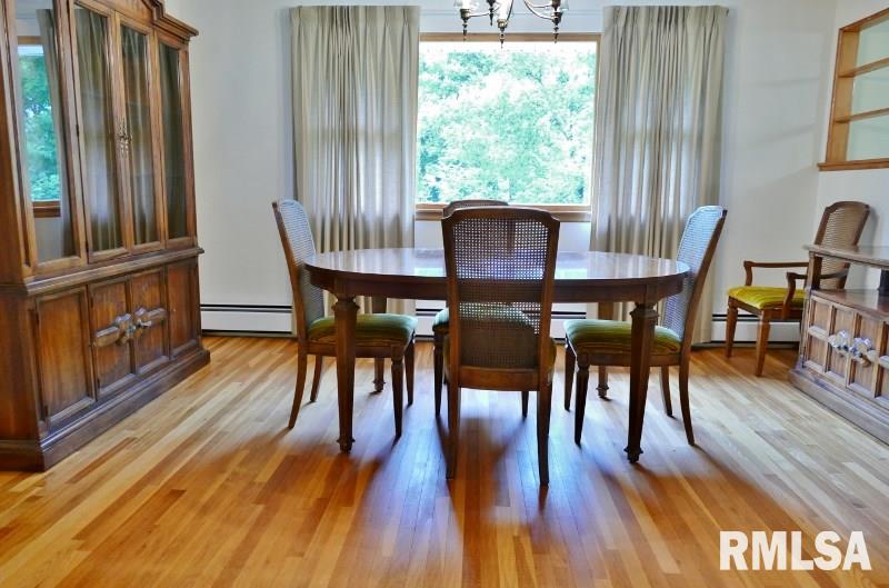 203 Locust Street Washington, IL 61571 - Photo 8 of 32 Gallery Image 8