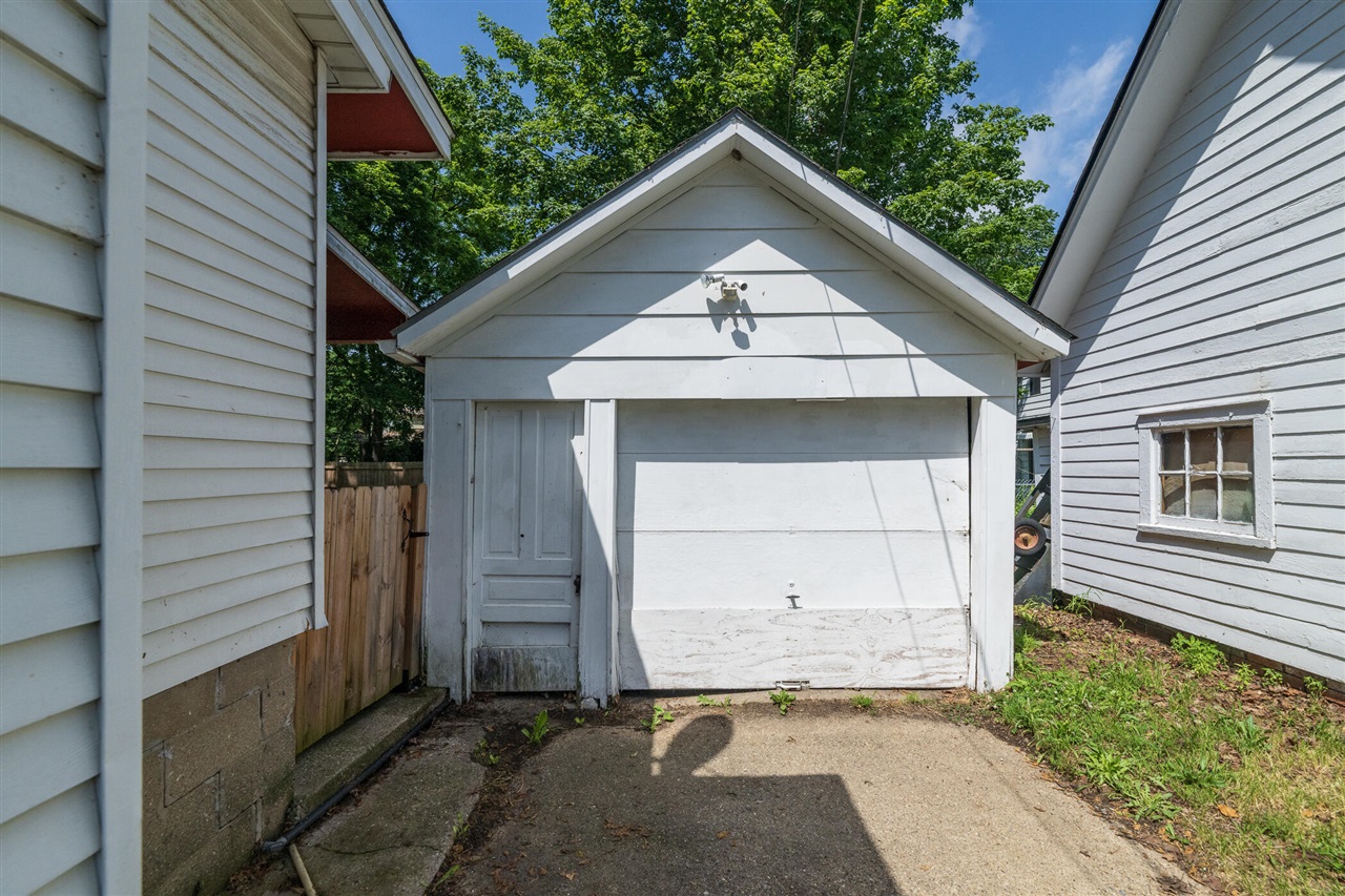 518 Walnut Street Three Rivers, MI 49093 - Photo 2 of 46