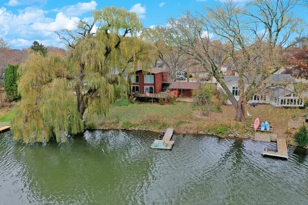 $639,900 | 926 Lucerne Court, Mundelein, IL 60060