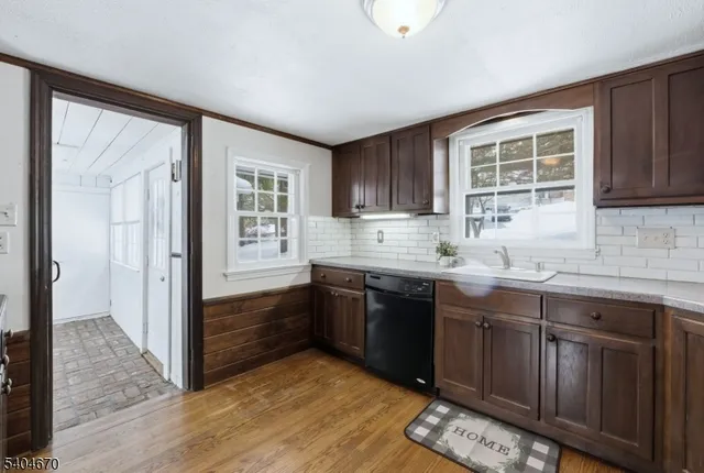 $485,000 | 41 Summit Road, Sparta, NJ 07871