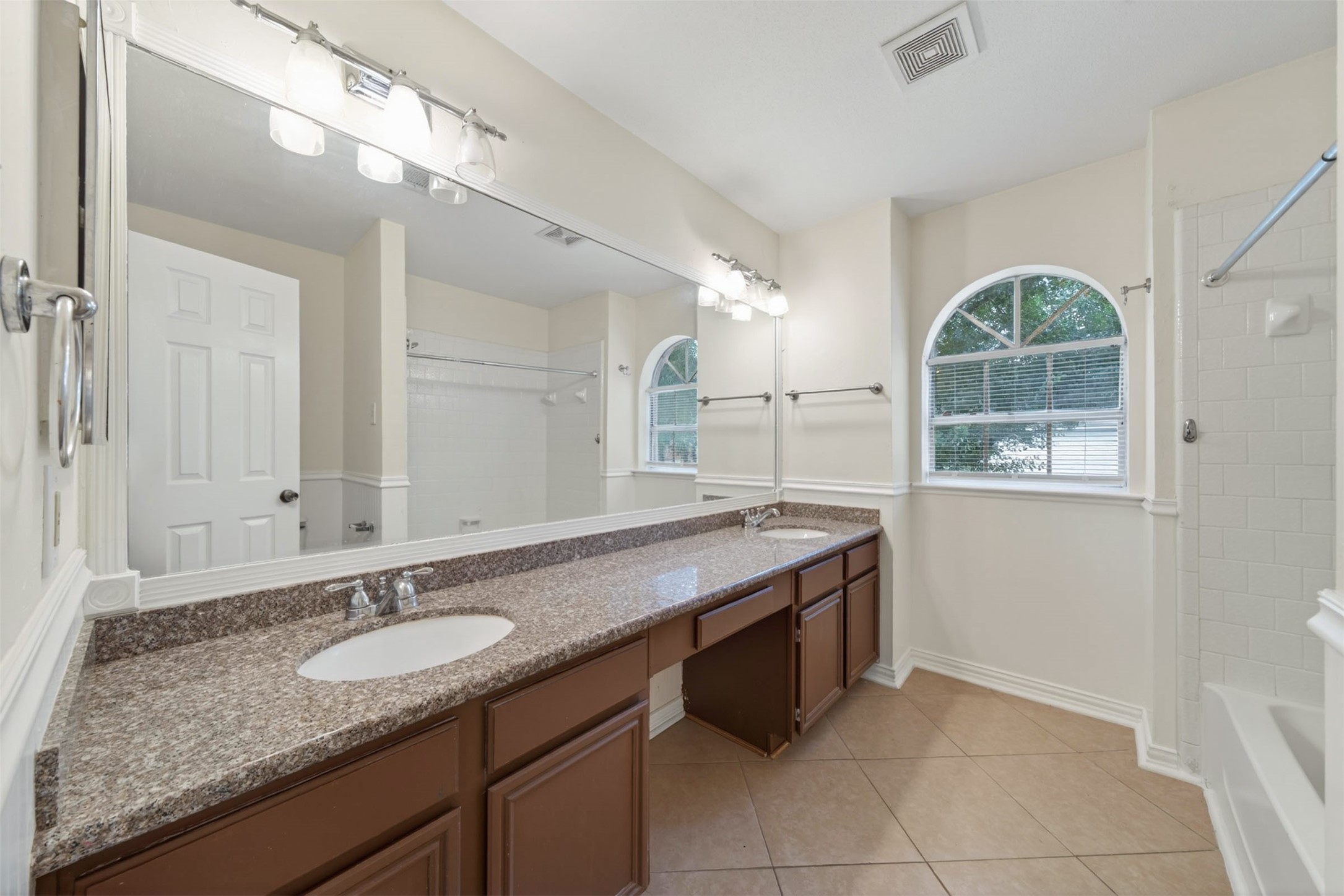 9414 Calwood Circle Spring, TX 77379 - Photo 47 of 49 Secondary Bathroom