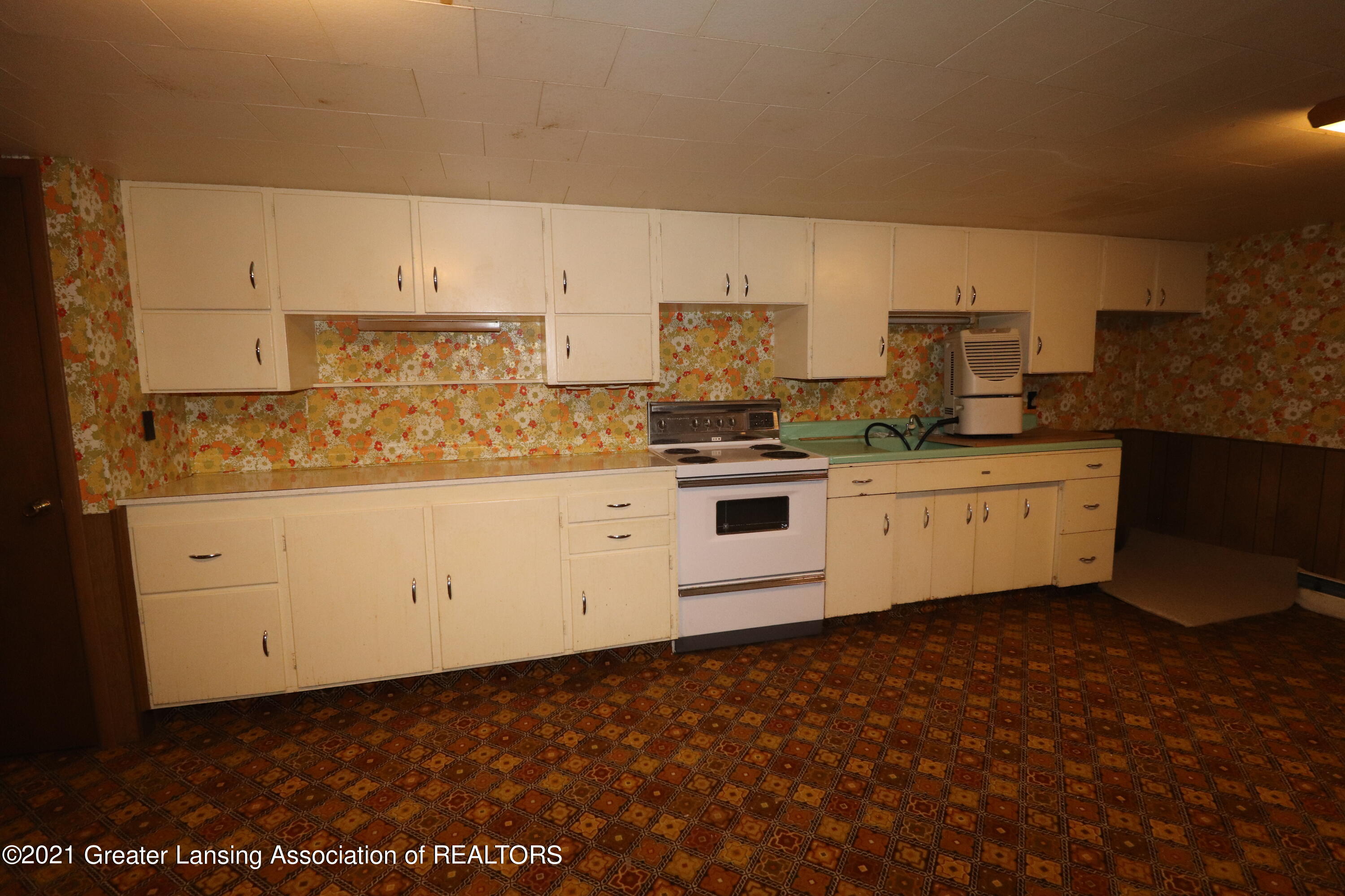 6860 West Howe Road Dewitt, MI 48820 - Photo 22 of 35 IMG_4471 - Copy