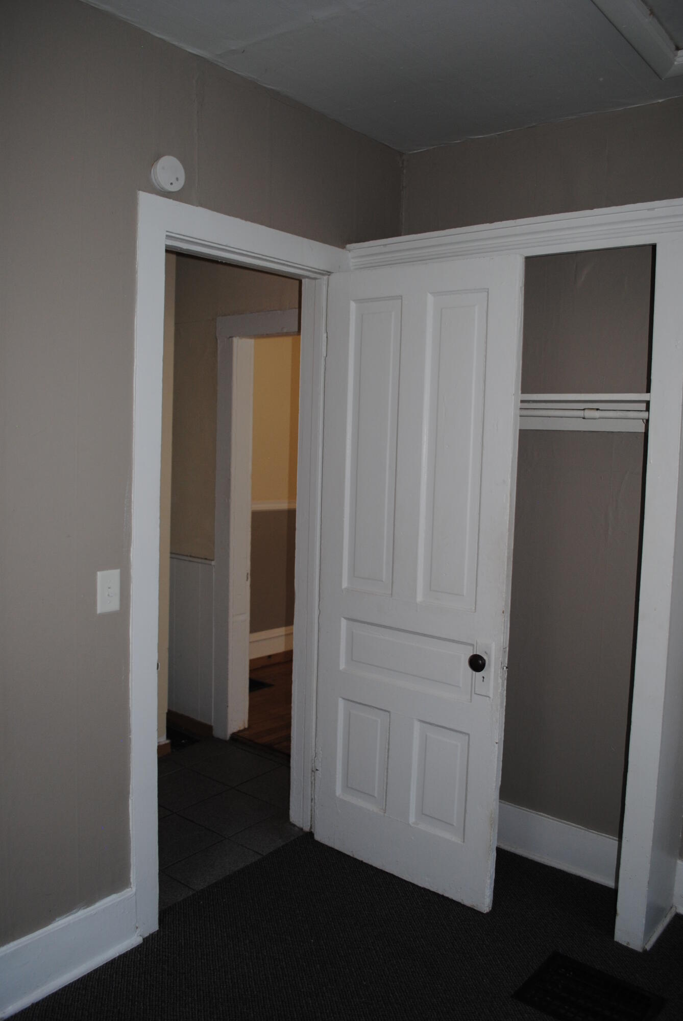 502 Locust Street Kalamazoo, MI 49007 - Photo 14 of 16 DSC_1566