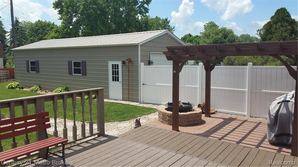 5242 East Carpenter Road Flint, MI 48506 - Photo 30 of 44 20180601_132525_1527876530459.jpg