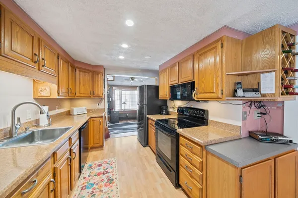 $925,000 | 469-471 Washington Street, Braintree, MA 02184