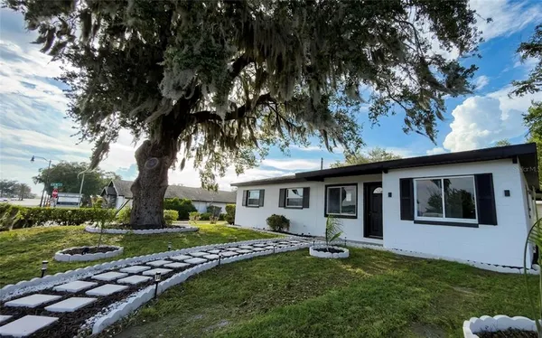 $359,000 | 1000 East Dixie Avenue, Leesburg, FL 34748
