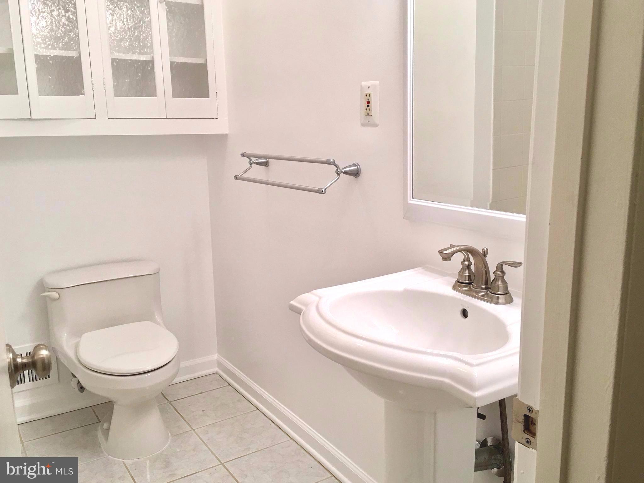 1003 Dead Run Drive McLean, VA 22101 - Photo 15 of 26 2nd Full Bath on Main Level