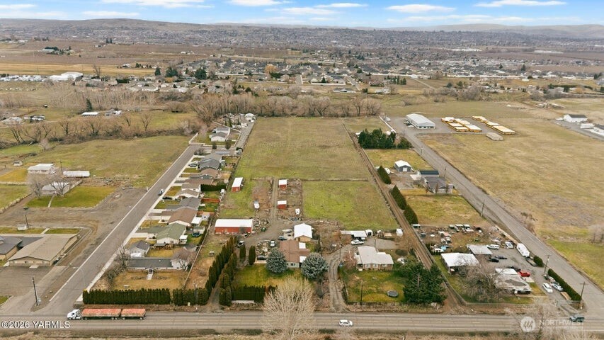7703 Ahtanum Road Yakima, WA 98903 - Photo 7 of 14