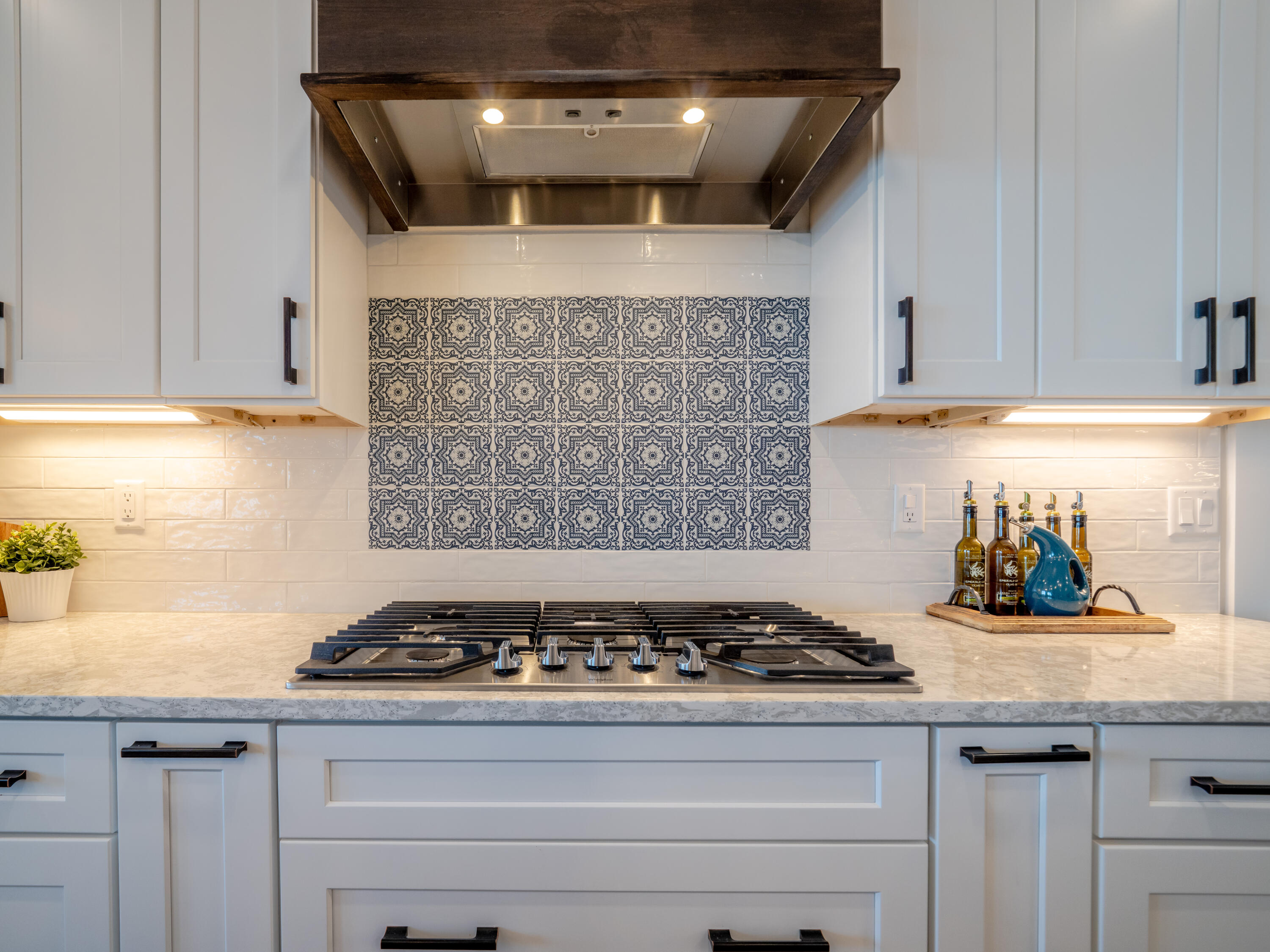 68 Dolphin Place Freeport, FL 32439 - Photo 27 of 118 Custom Hood