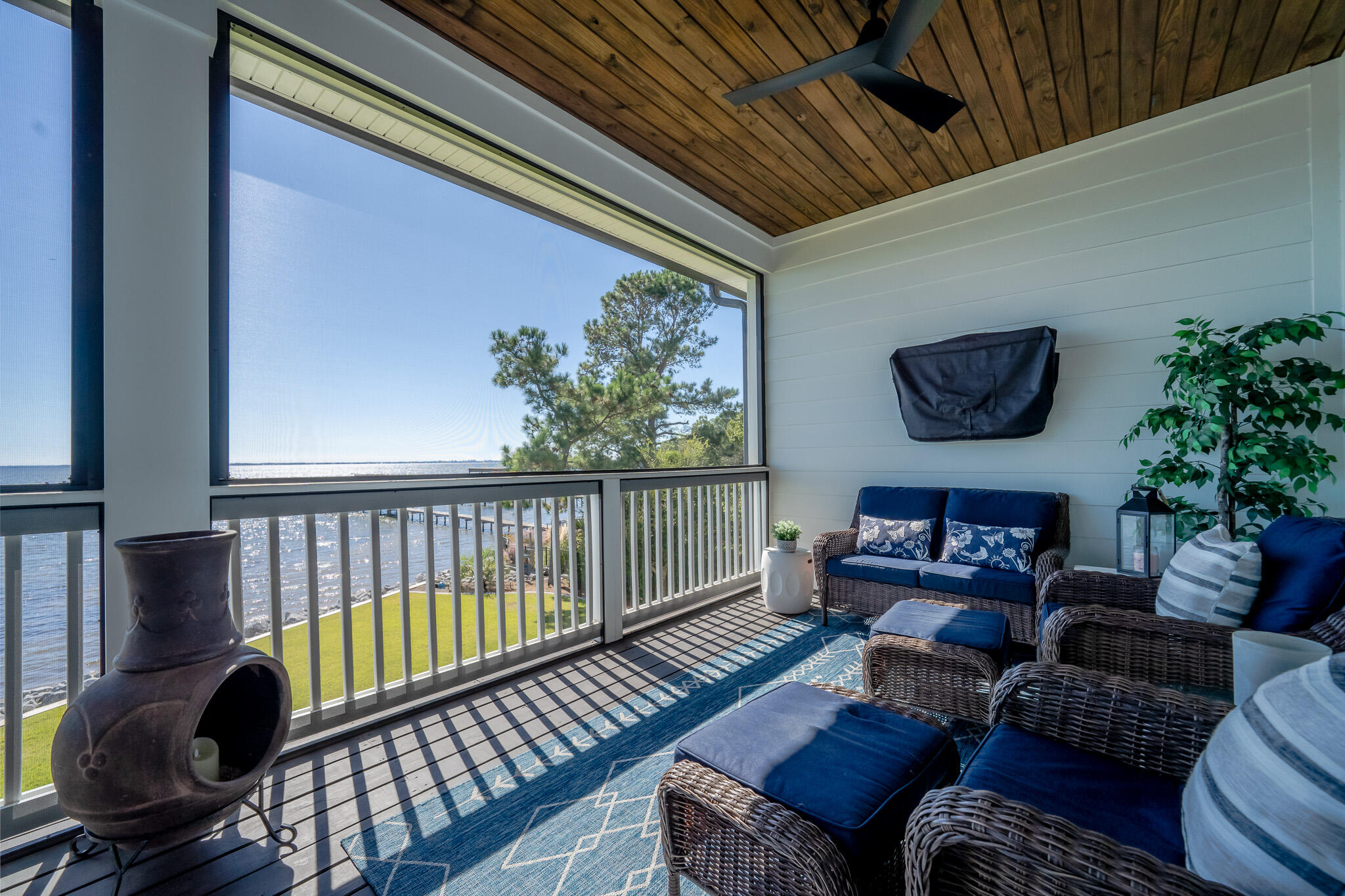 68 Dolphin Place Freeport, FL 32439 - Photo 41 of 118 a balcony with furniture