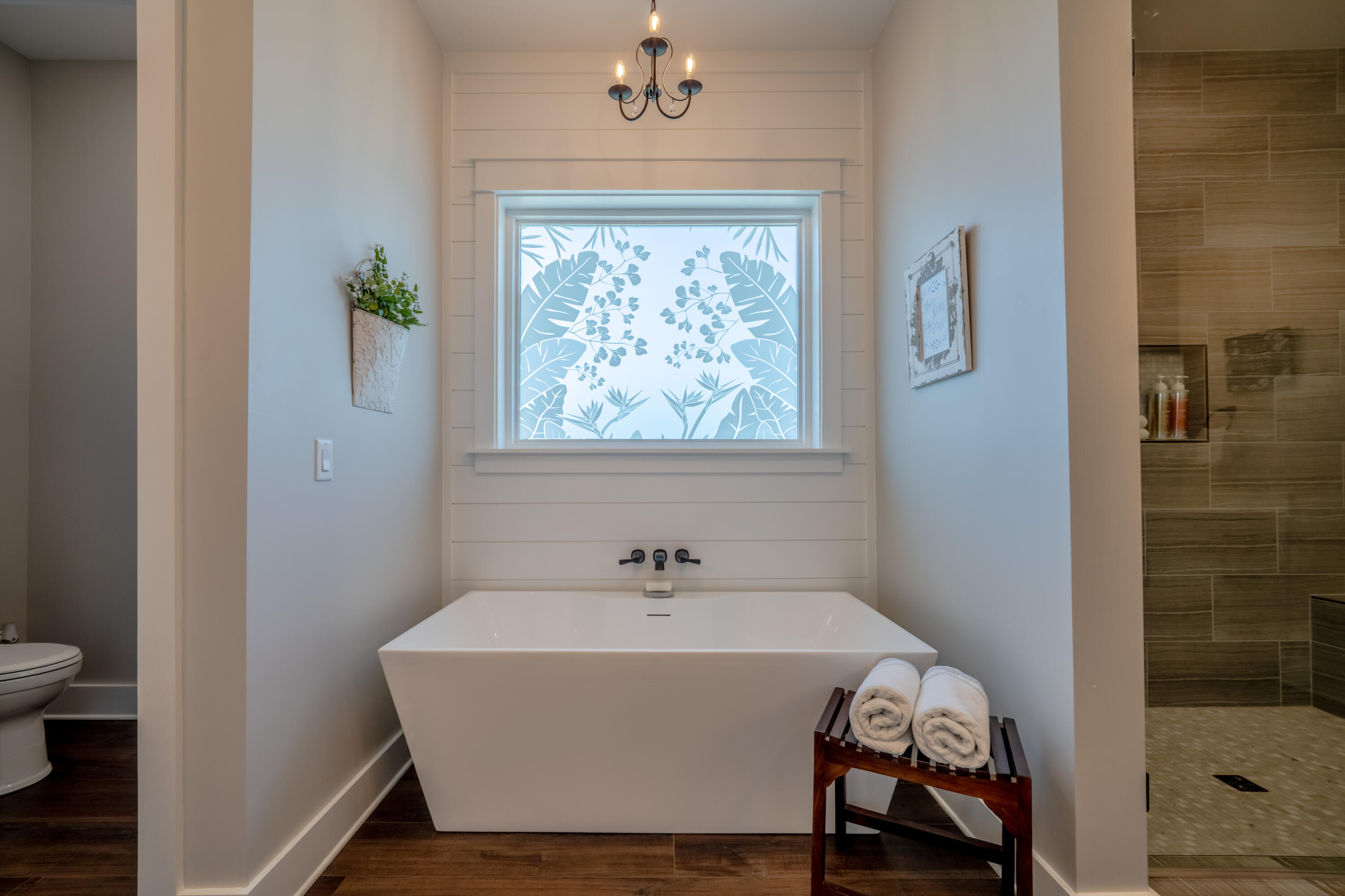 68 Dolphin Place Freeport, FL 32439 - Photo 53 of 118 Master Bath soaking tub