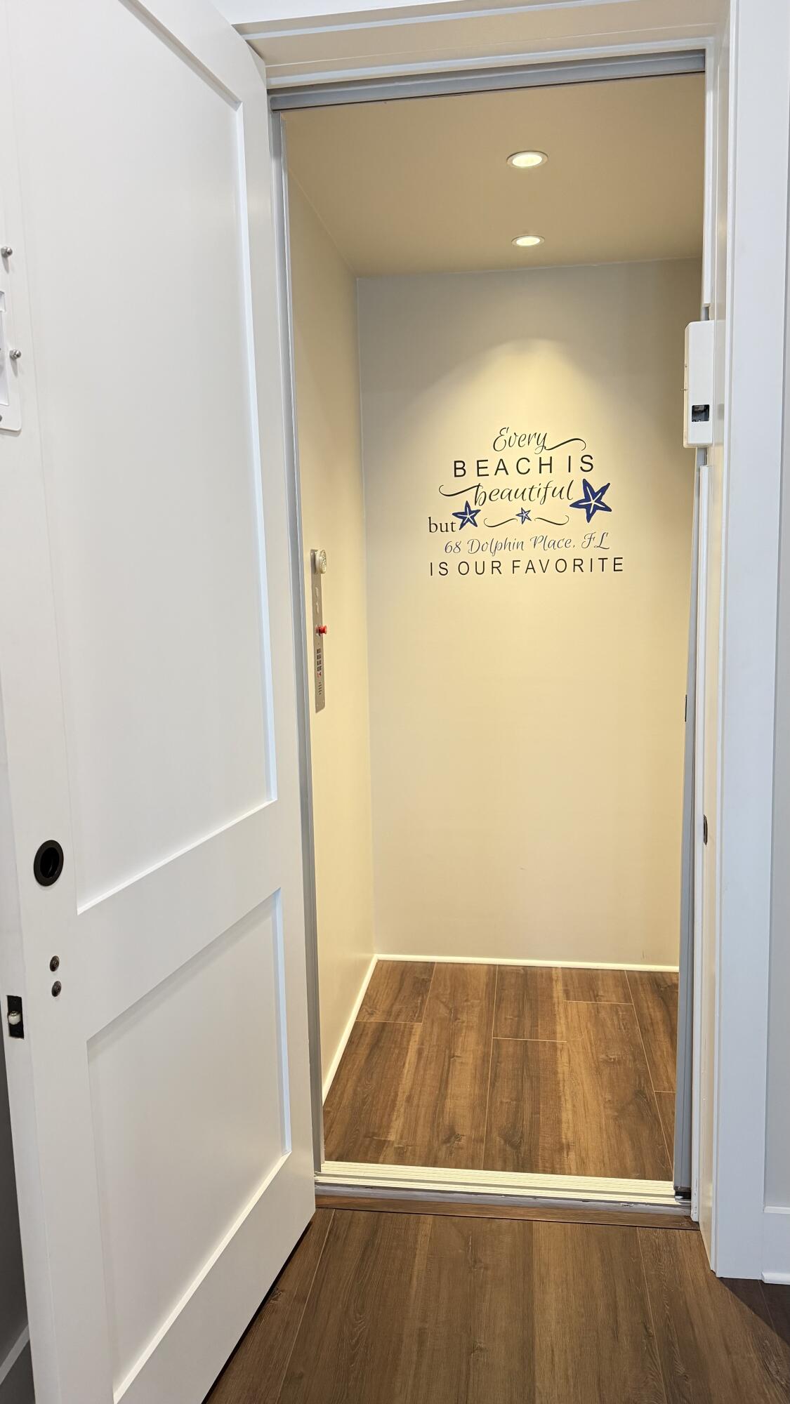 68 Dolphin Place Freeport, FL 32439 - Photo 81 of 118 Elevator