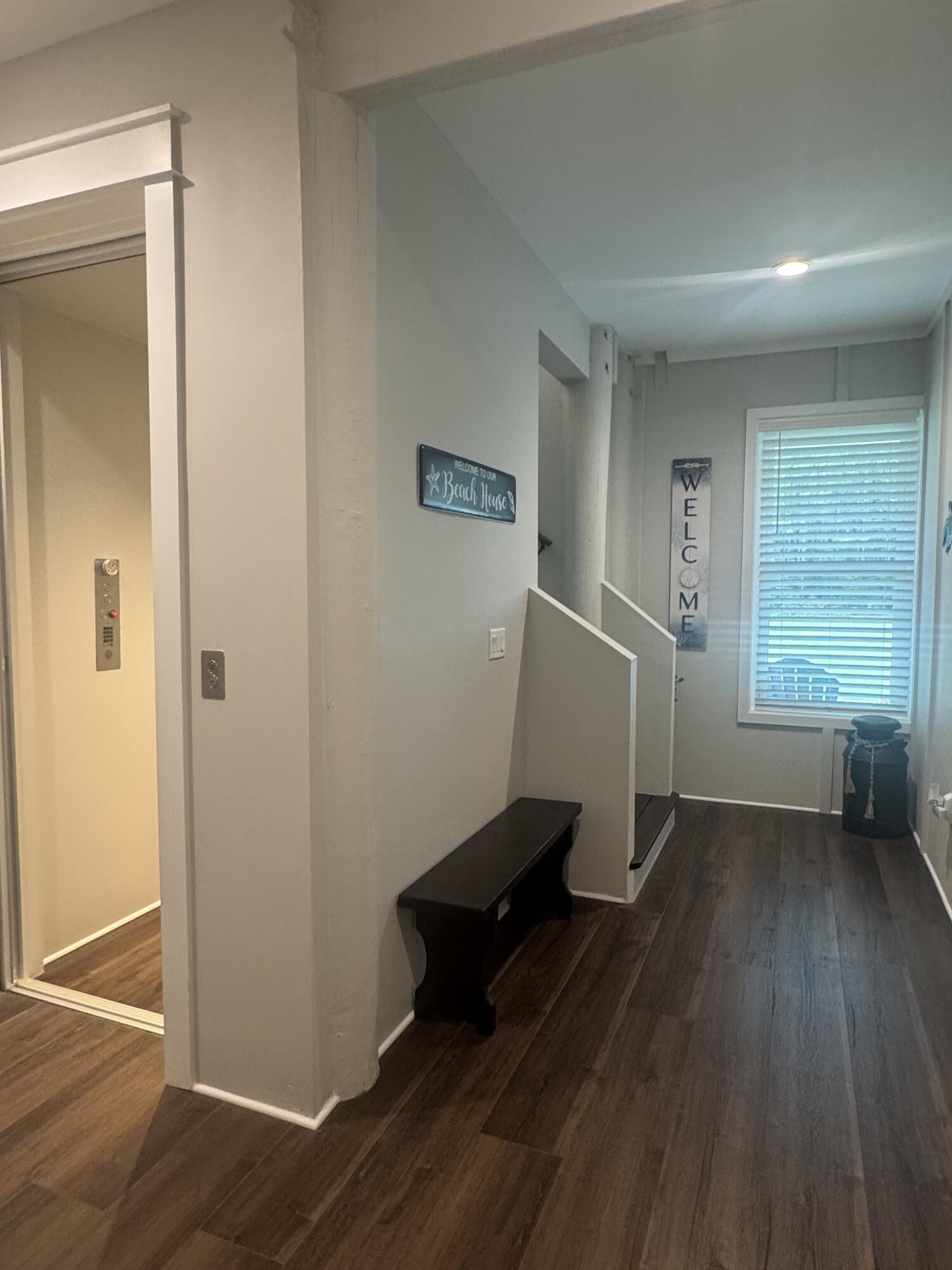 68 Dolphin Place Freeport, FL 32439 - Photo 82 of 118 Lower Level Mudroom 2