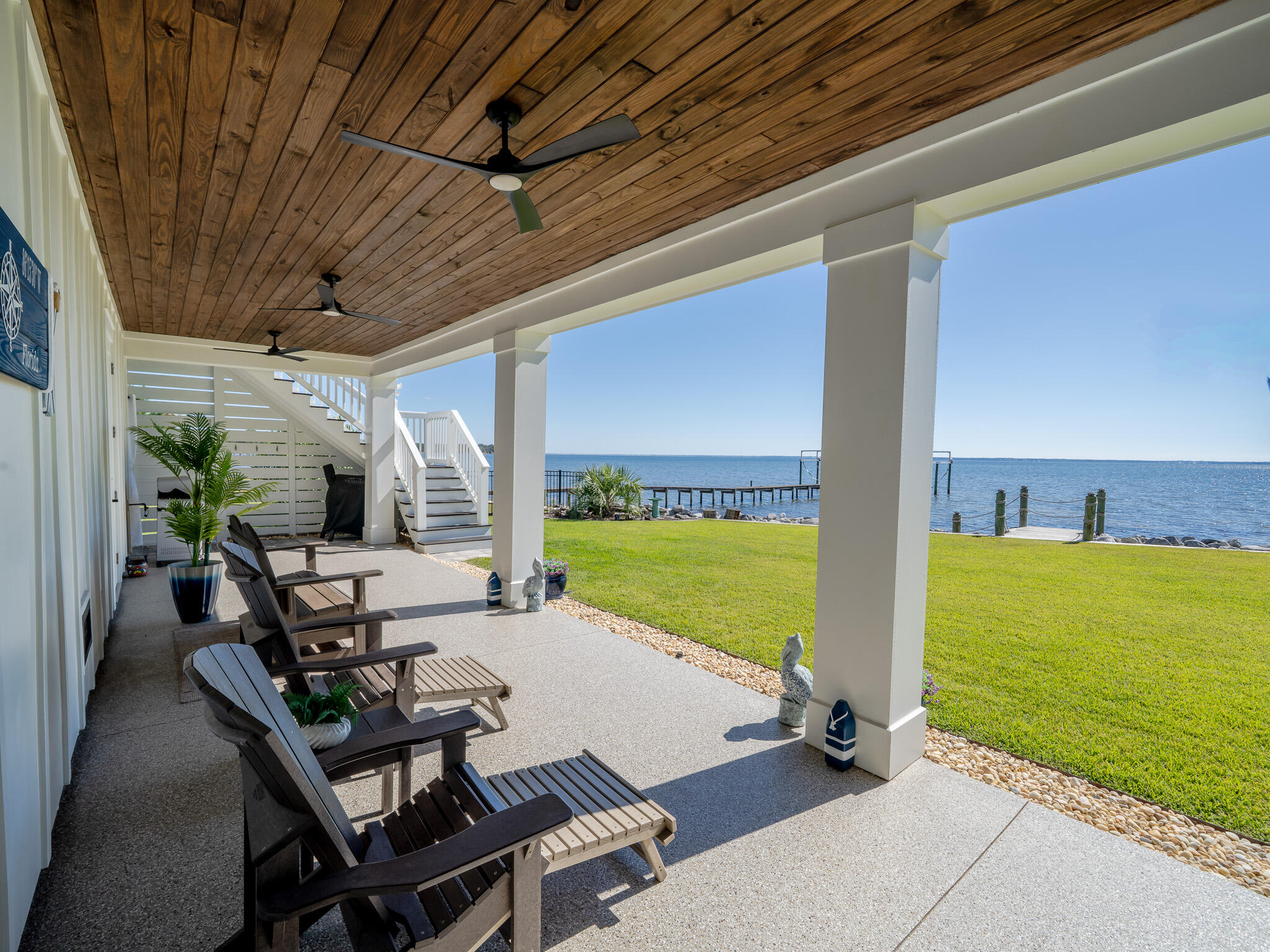 68 Dolphin Place Freeport, FL 32439 - Photo 90 of 118 Lowered level covered patio