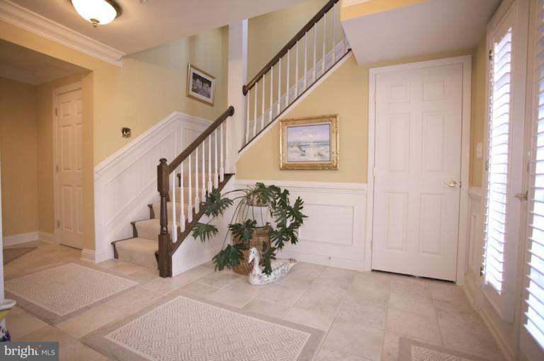 12168 Chancery Station Circle Reston, VA 20190 - Photo 15 of 23 Entrance / Foyer