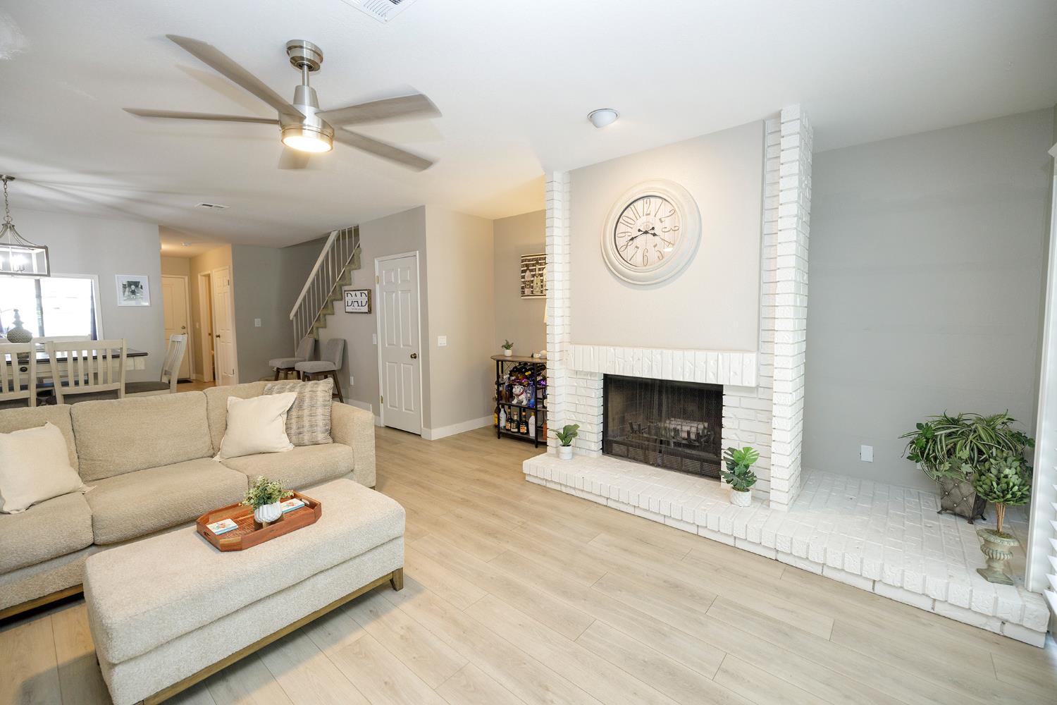 270 West Rumble Road, Unit C Modesto, CA 95350 - Photo 5 of 32