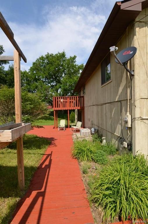 1085 Clyde Road Highland, MI 48357 - Photo 23 of 27