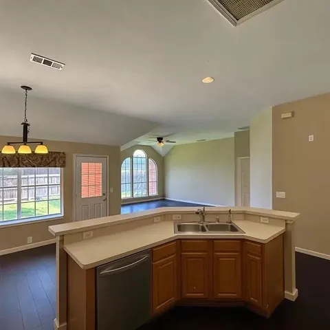 $2,495 | 10218 Stone Falls Lane, Frisco, TX 75035