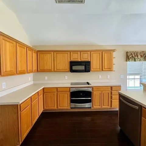 $2,495 | 10218 Stone Falls Lane, Frisco, TX 75035