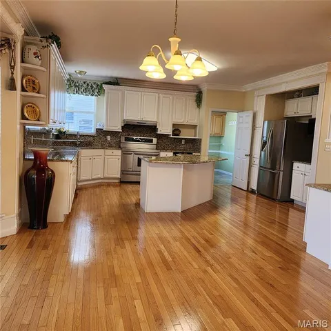 $873,900 | 1102 Nooning Tree Drive, Chesterfield, MO 63017