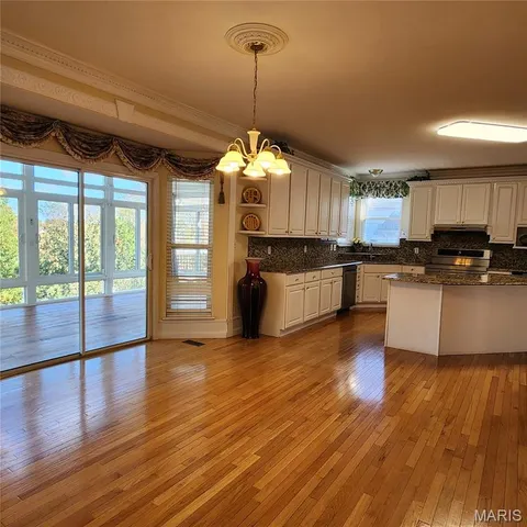 $873,900 | 1102 Nooning Tree Drive, Chesterfield, MO 63017