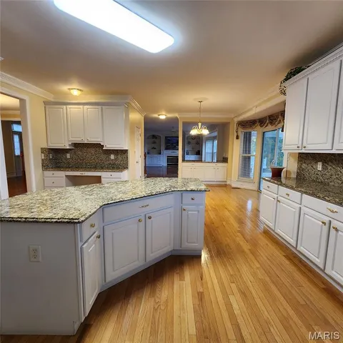 $873,900 | 1102 Nooning Tree Drive, Chesterfield, MO 63017