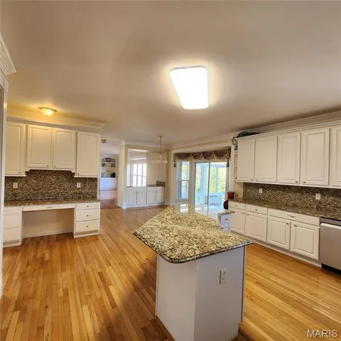 $873,900 | 1102 Nooning Tree Drive, Chesterfield, MO 63017