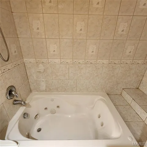 $873,900 | 1102 Nooning Tree Drive, Chesterfield, MO 63017