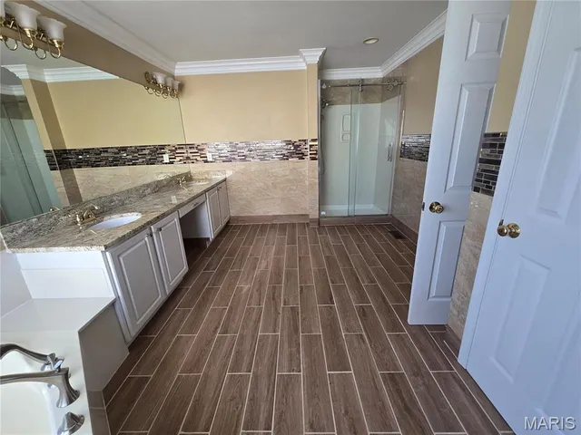 $873,900 | 1102 Nooning Tree Drive, Chesterfield, MO 63017