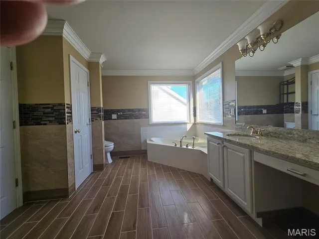 $873,900 | 1102 Nooning Tree Drive, Chesterfield, MO 63017