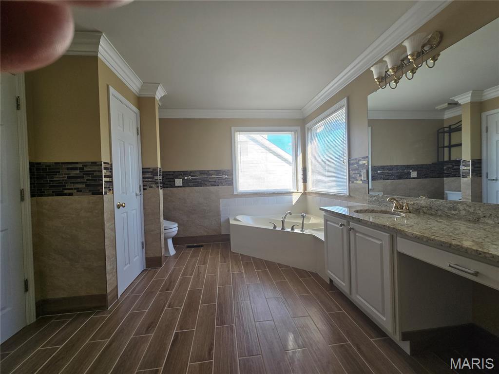 1102 Nooning Tree Drive Chesterfield, MO 63017 - Photo 6 of 54