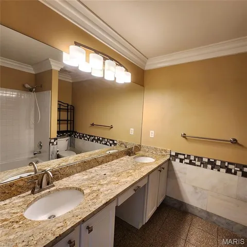 $873,900 | 1102 Nooning Tree Drive, Chesterfield, MO 63017