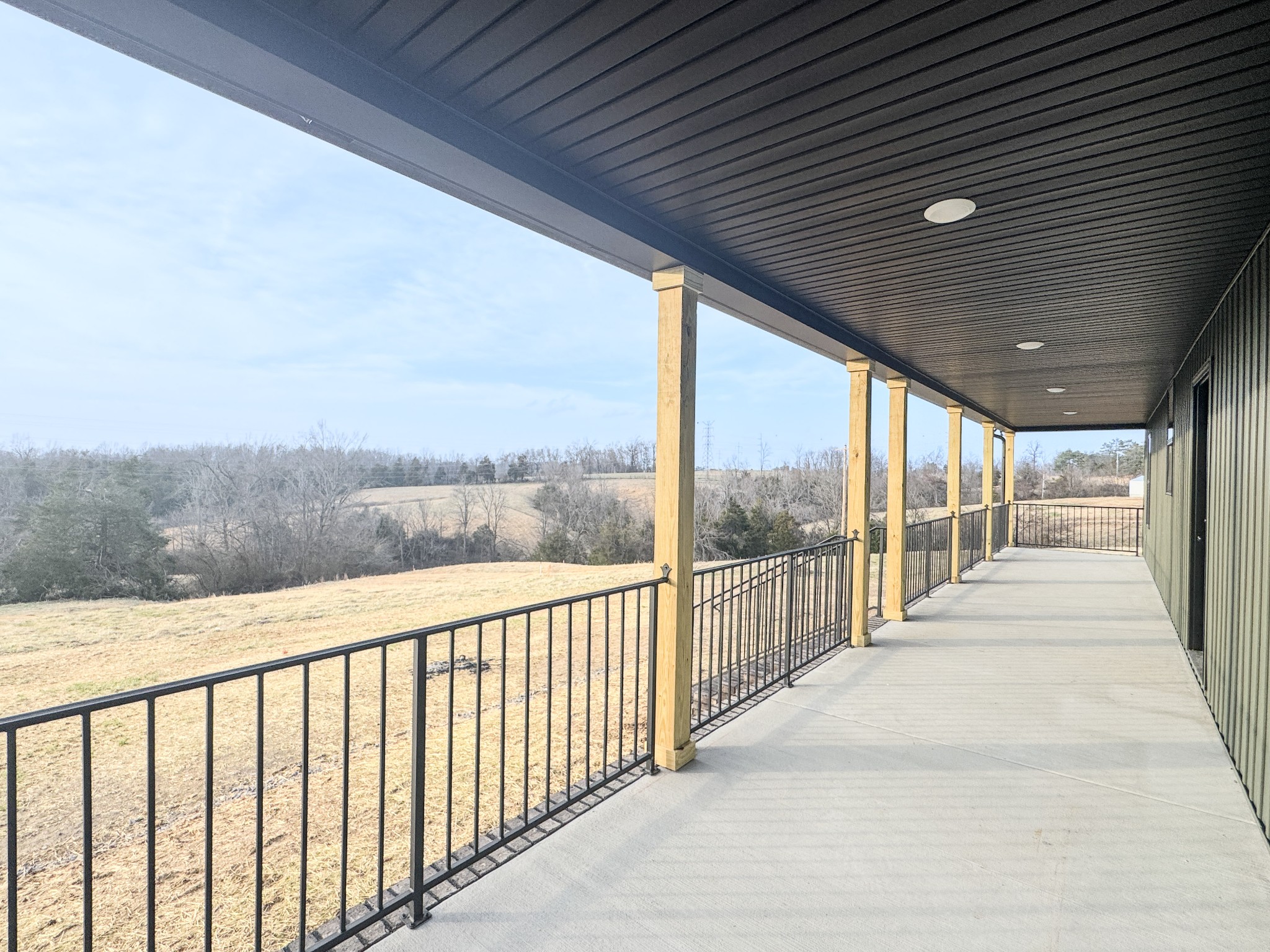 517 Pleasant Hill Road Lafayette, TN 37083 - Photo 28 of 39 a view of a porch