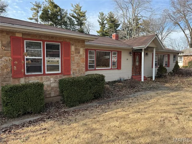 $130,000 | 19 Bel Dere Drive, Fairview Heights, IL 62208