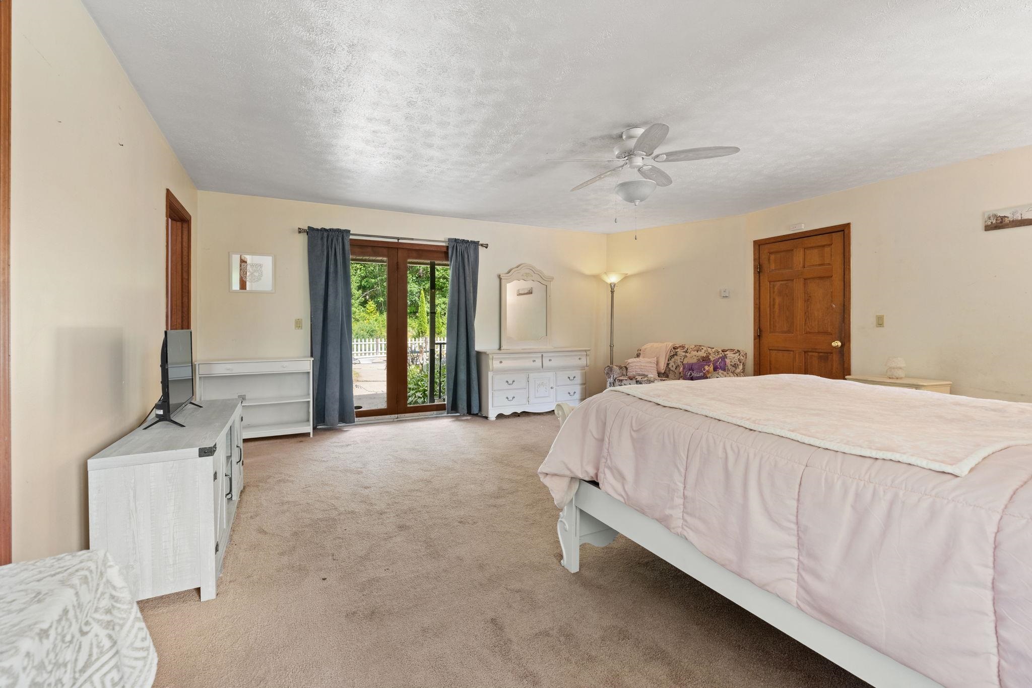 103 Renshaw Road Weare, NH 03281 - Photo 32 of 59