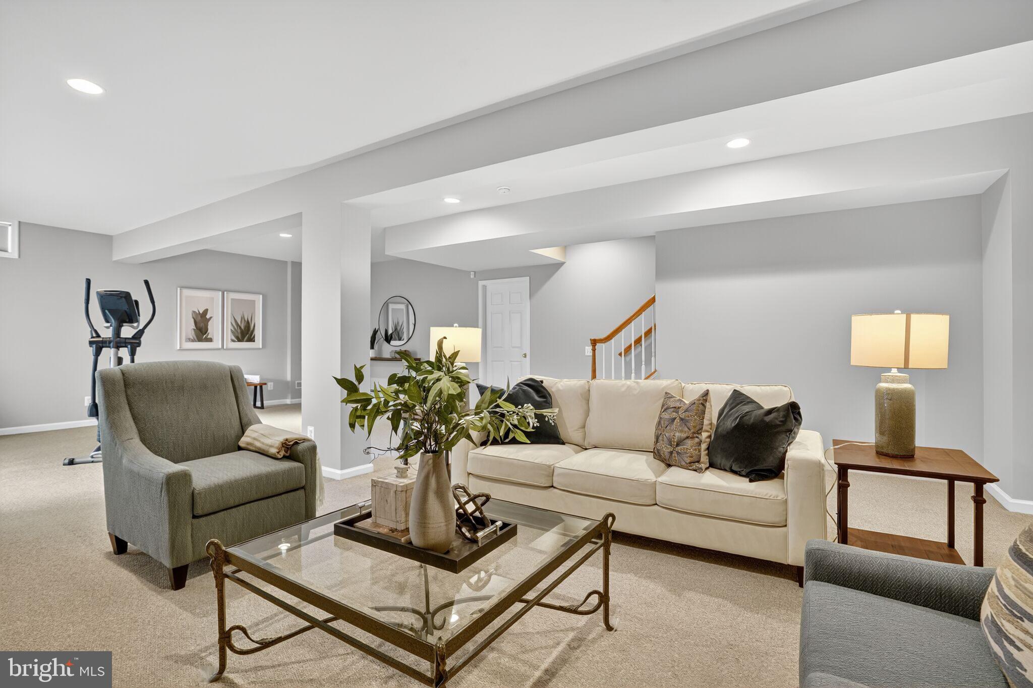 8157 American Holly Road Lorton, VA 22079 - Photo 41 of 48 a living room with furniture