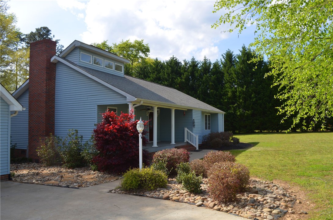 1404 Honey Creek Road Anderson, SC 29621 - Photo 5 of 33